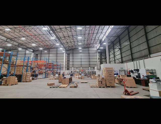 3,213M² WAREHOUSE TO LET IN AIRPORT INDUSTRIA
